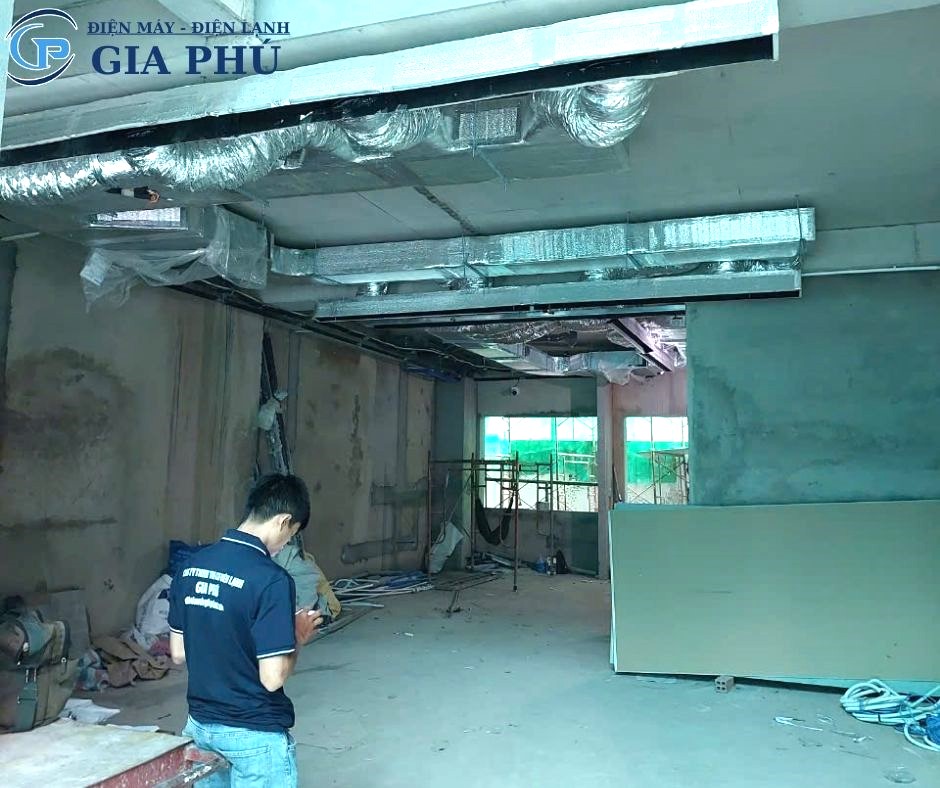 máy lạnh giấu trần nối ống gió Daikin tphcm