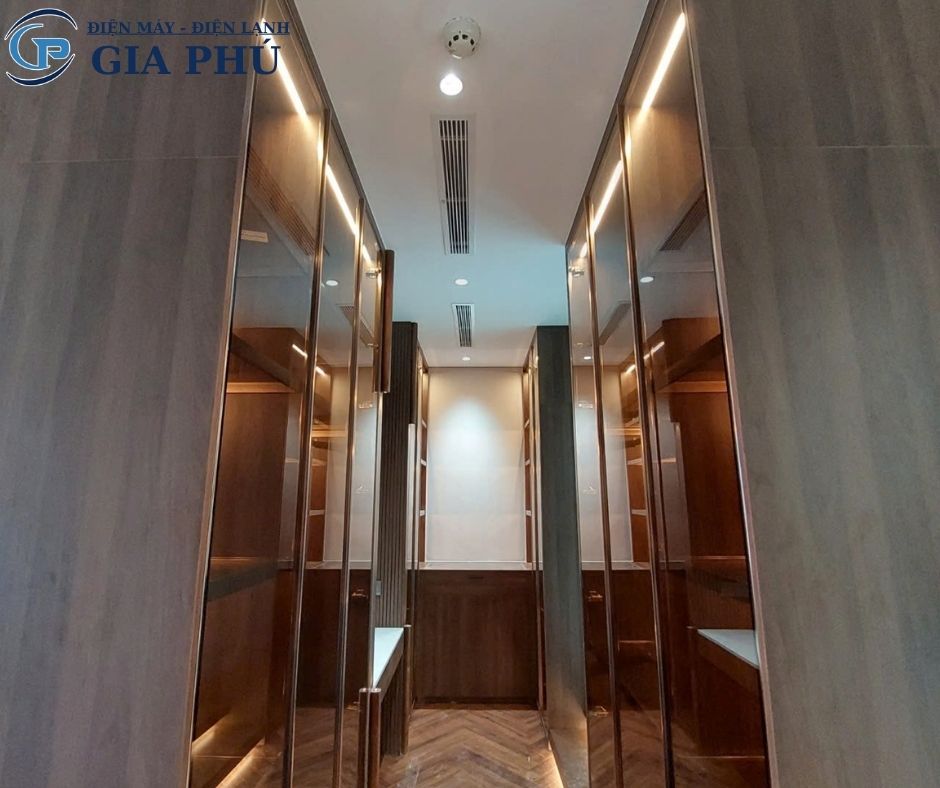 thi công lắp đặt máy lạnh giấu trần Daikin tại TPHCM