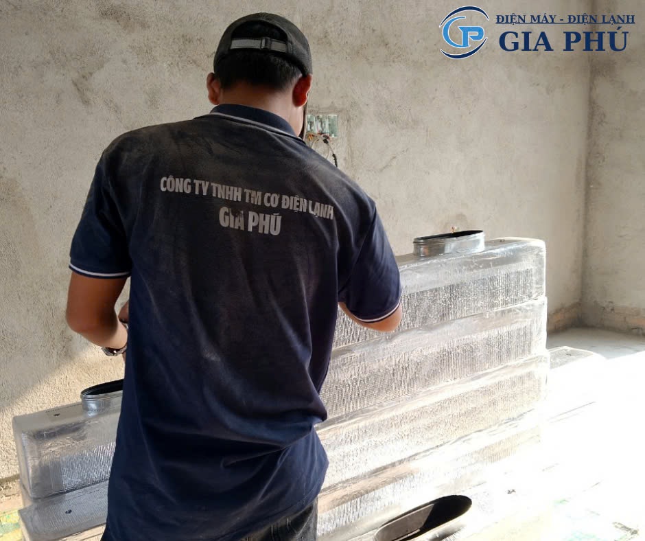 giá máy lạnh giấu trần Daikin
