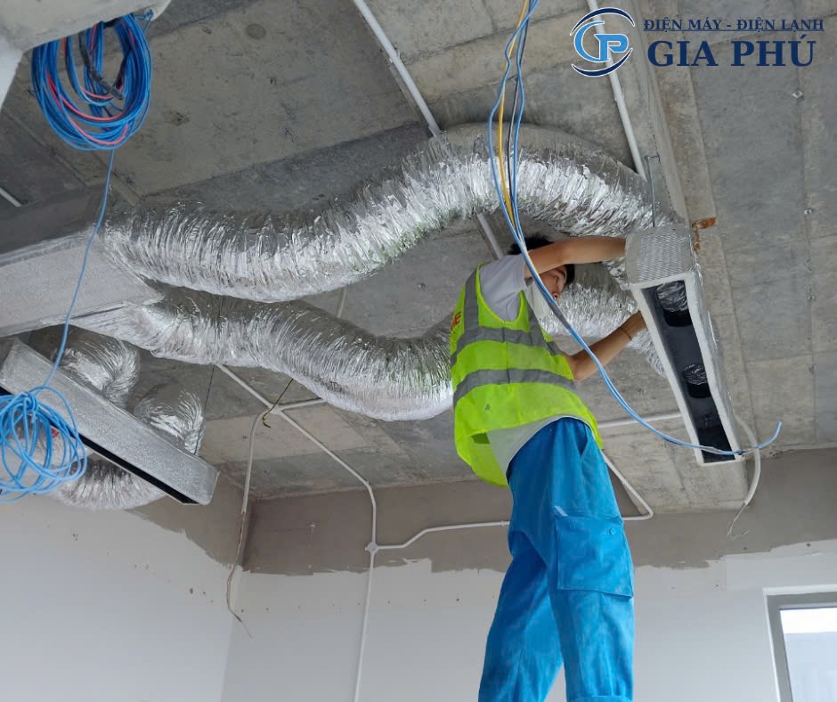 máy lạnh giấu trần nối ống gió LG tại tphcm