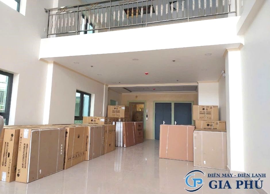 giá máy lạnh âm trần LG
