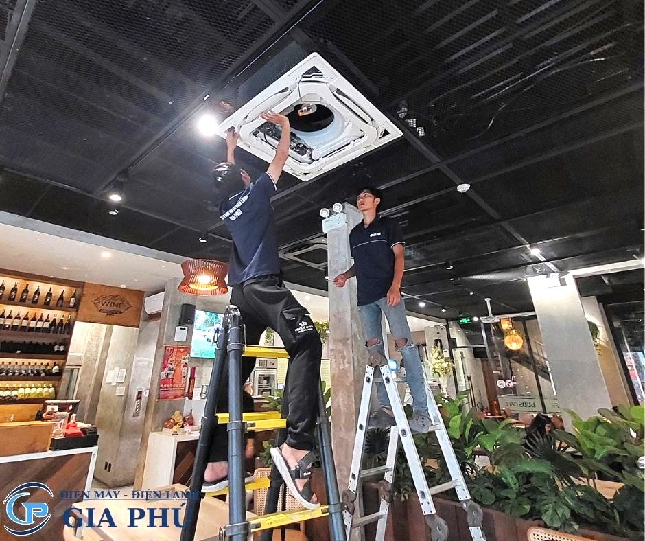 máy lạnh âm trần tiết kiệm điện gia đình