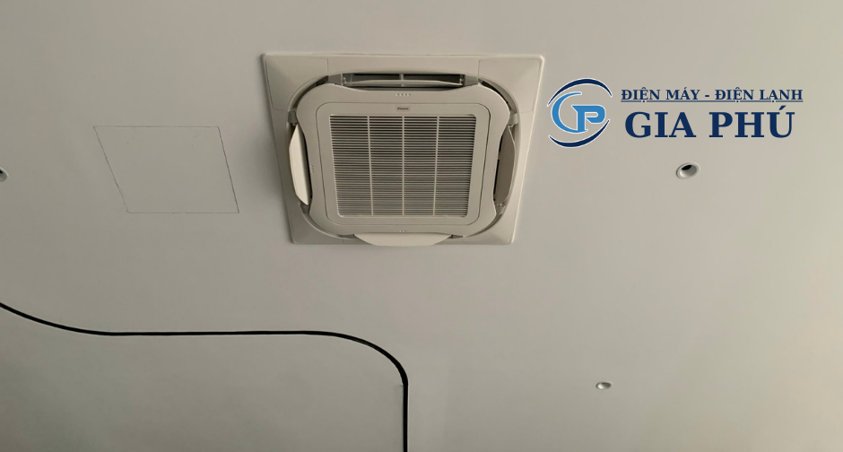 Máy lạnh âm trần Daikin 