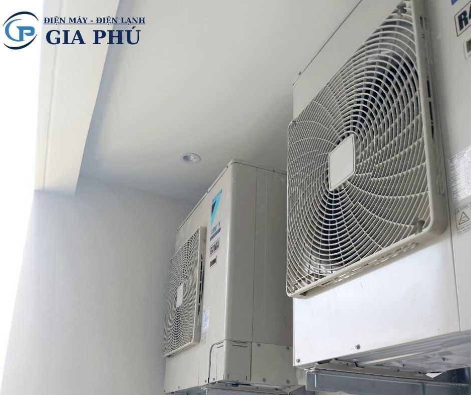 Máy lạnh âm trần Daikin